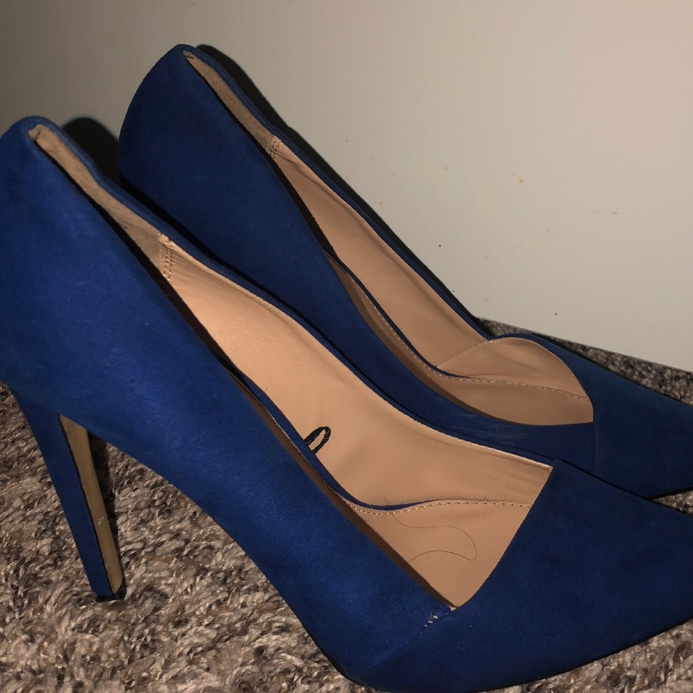 Heels - Picture 2 of 2